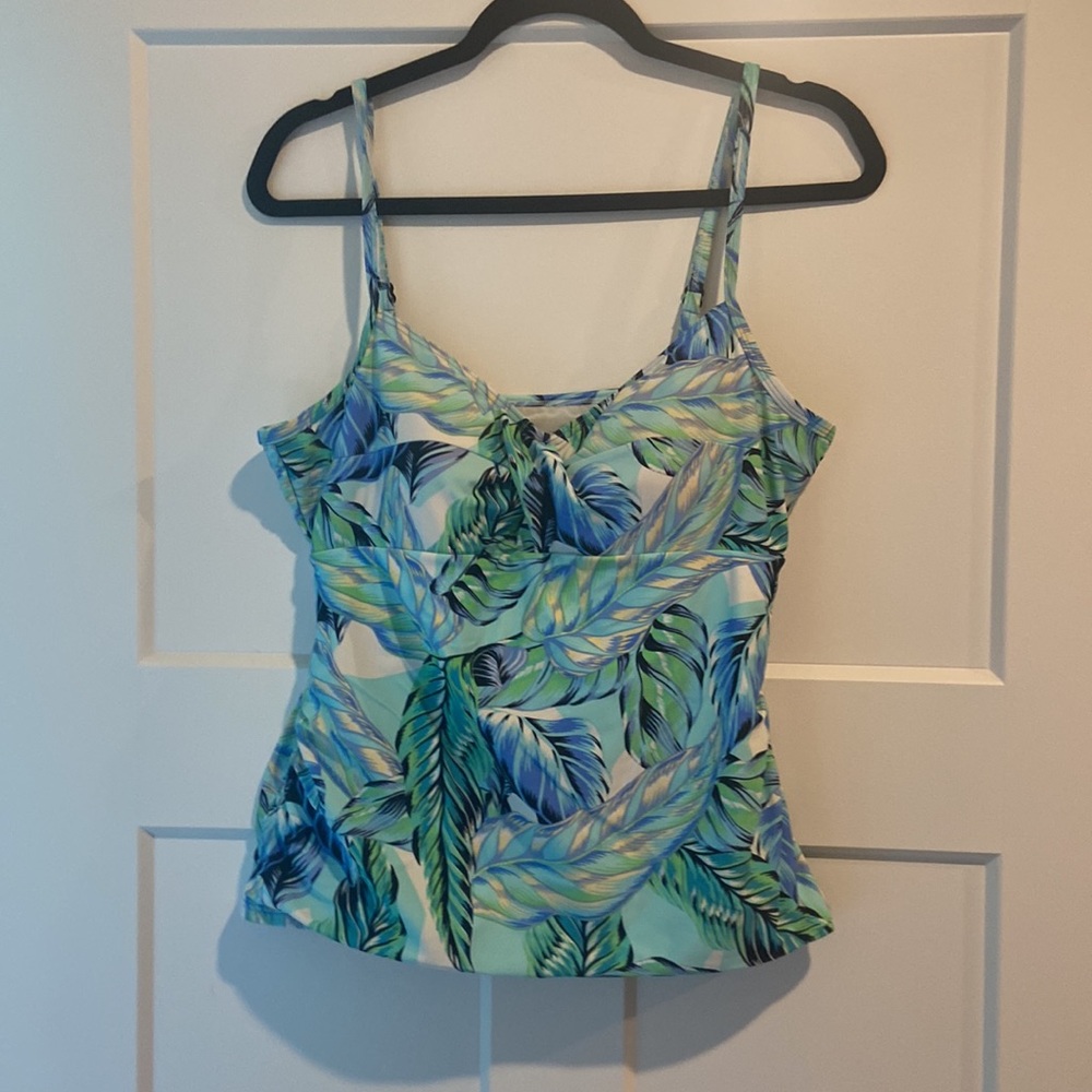 Croft & Barrow size 16 tropical floral leaves tankini swimsuit top EUC